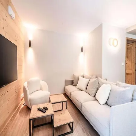Pascal Apartment *
